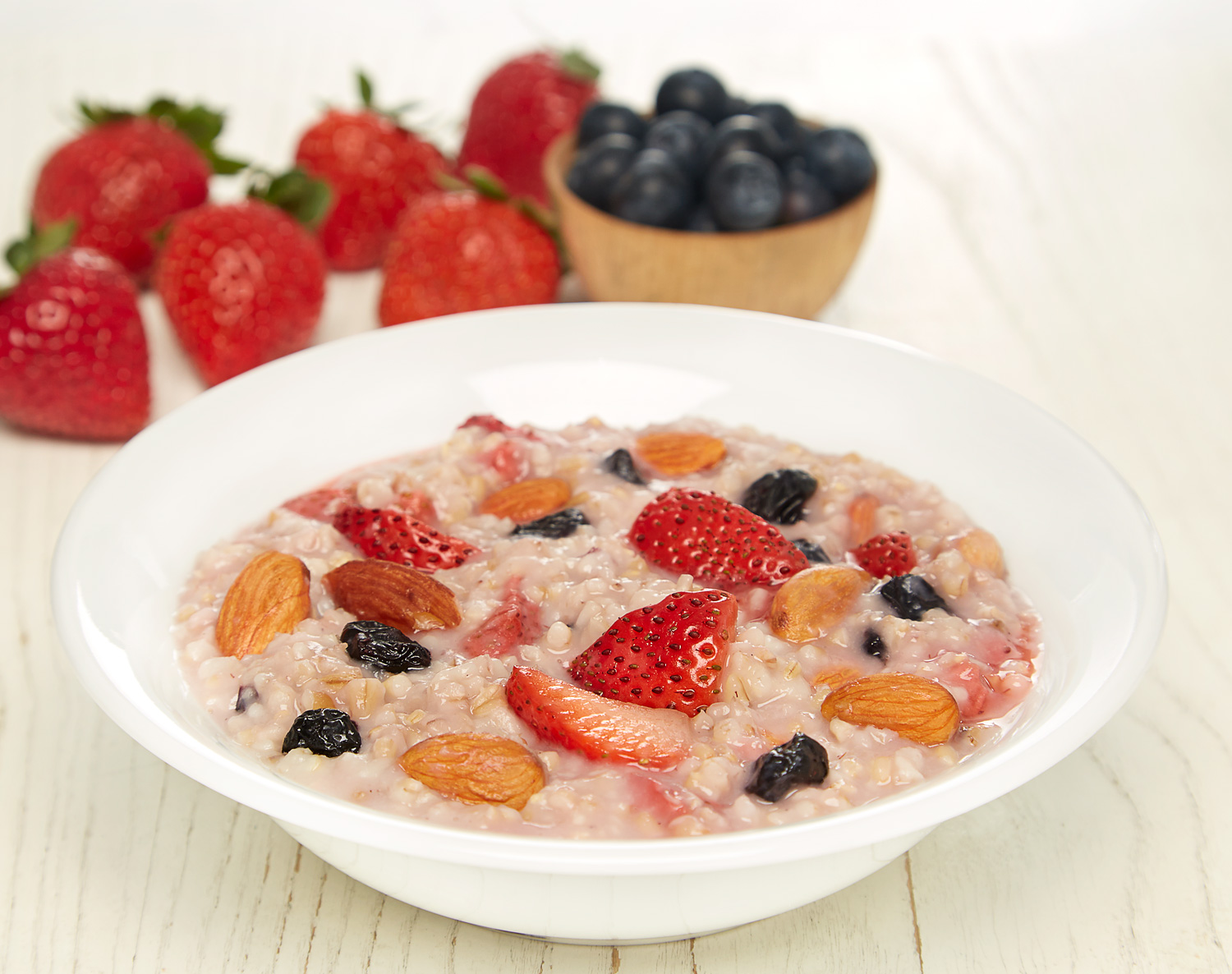 FreshDirect Berry Nutty Steel-Cut Oatmeal (Made with Organic Oats)