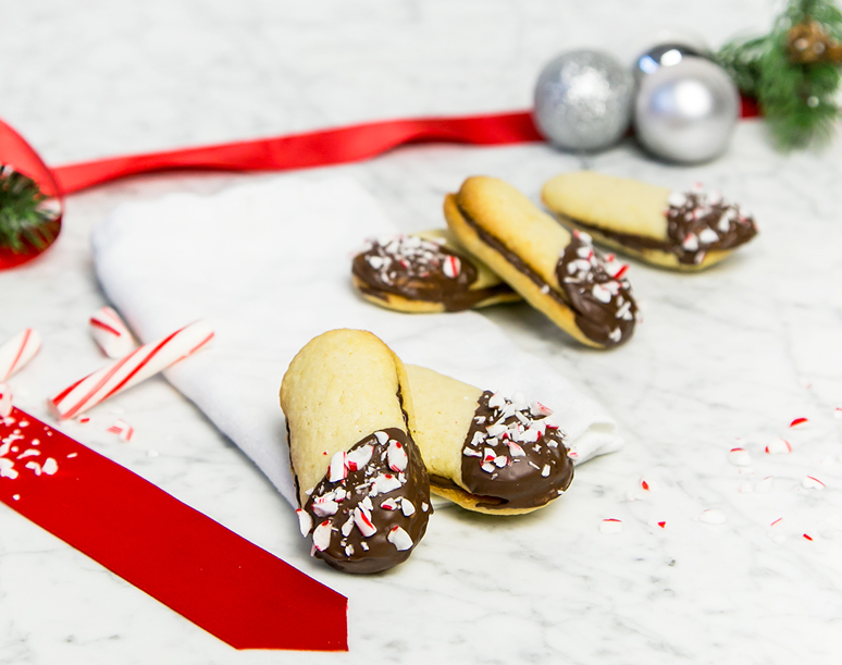 Red Velvet NYC Mint Chocolate Sandwich Cookies Kit